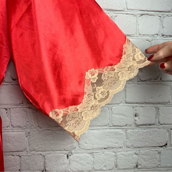Fredricks of Hollywood Sexy Coral Satin Lace Trimmed Robe with Pockets & Belt - Picture 2 of 12